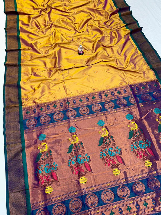 Chic Golden Kadiyal Paithani Silk Saree