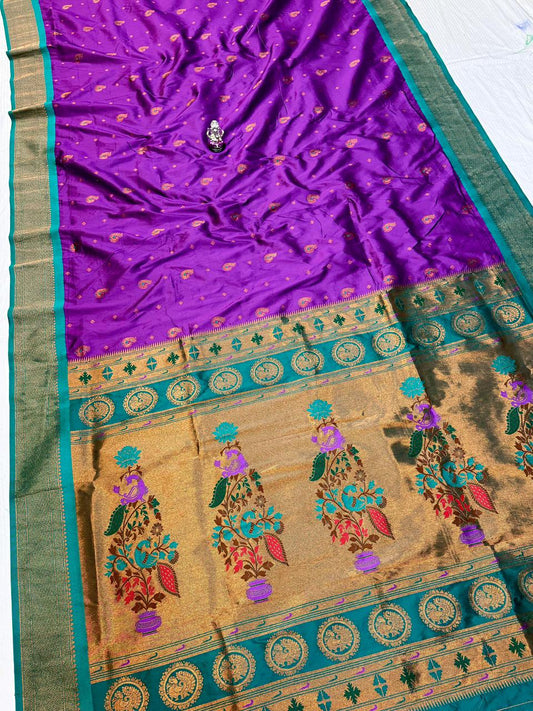 Exclusive Light Violet Kadiyal Paithani Silk Saree