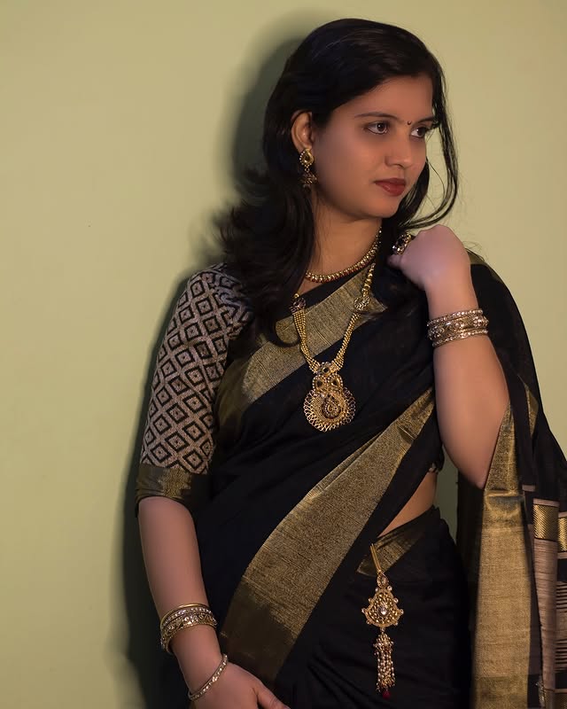 Lotus Paithani
